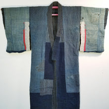 Load image into Gallery viewer, Folk style Boro Reversible Patchwork Kimono